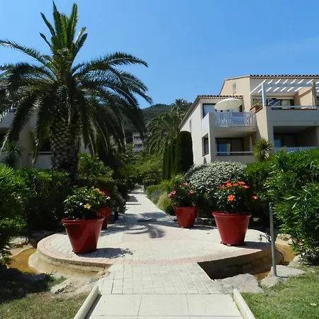 Le Lavandou, 2 Pieces, 4 Personnes - Fr-1-251-653 Appartamento
